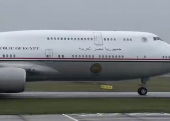 Mısır’ın yeni “Air Force One” uçağı Kahire’de
