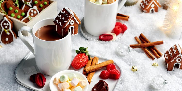 Emirates, 40.000 fitte Noel büyüsünü ortaya çıkarıyor