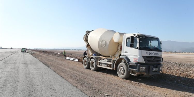 Hatay Havalimanı için ikinci pist süreci sürüyor