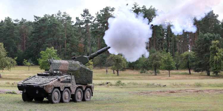 İngiltere, Almanya’dan 70 milyon dolarlık topçu sistemi alımına gidiyor