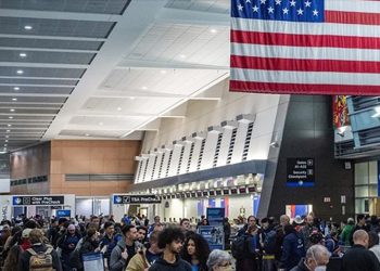 ABD seyahat yasağını 30’dan fazla ülkeye çıkarmayı planlıyor