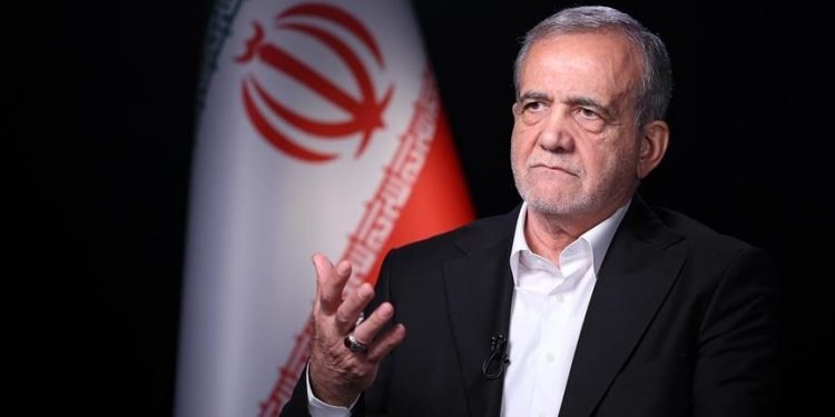 İran Cumhurbaşkanı: Liderimize saldırı topyekûn savaş demektir