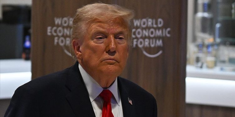 Trump, 8 ülkeye uygulanacak olan vergileri durdurdu