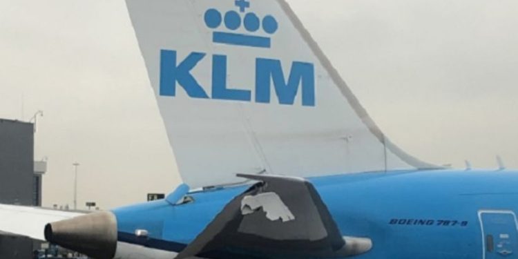 Schiphol’da iki uçak yerde çarpıştı