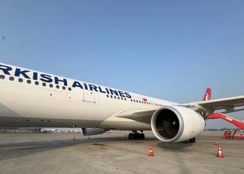 THY uçağı Kolkata’ya acil iniş yaptı